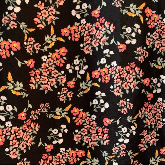 LOFT Plus Floral Print Flutter Shell Blouse - Size 18 - Picture 4 of 9